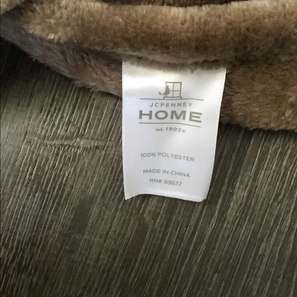 JC Penney brown polyester blanket - Picture 2 of 4